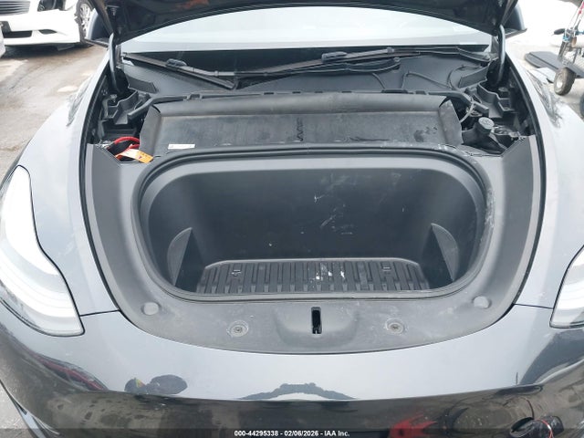 7SAYGDEE7RA255589 Tesla Model Y Long Range Dual Motor All-wheel Drive