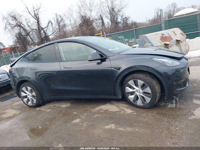 7SAYGDEE7RA255589 Tesla Model Y Long Range Dual Motor All-wheel Drive