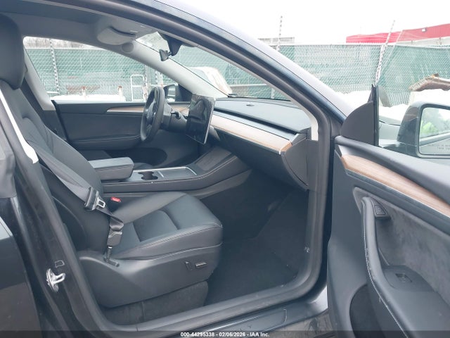 7SAYGDEE7RA255589 Tesla Model Y Long Range Dual Motor All-wheel Drive