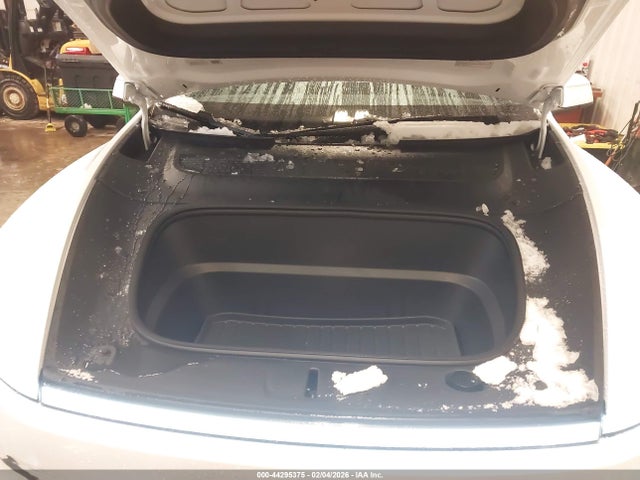 44295375 :رقم المزاد ، 7SAYGDEE5TF323155 vin ، 2026 Tesla Model Y مزاد بيع