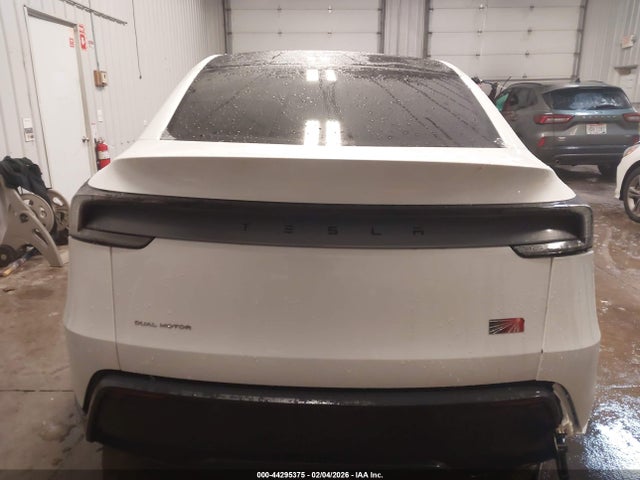 44295375 :رقم المزاد ، 7SAYGDEE5TF323155 vin ، 2026 Tesla Model Y مزاد بيع