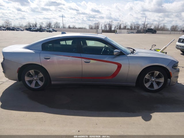 2C3CDXHGXFH824639 Dodge Charger Sxt