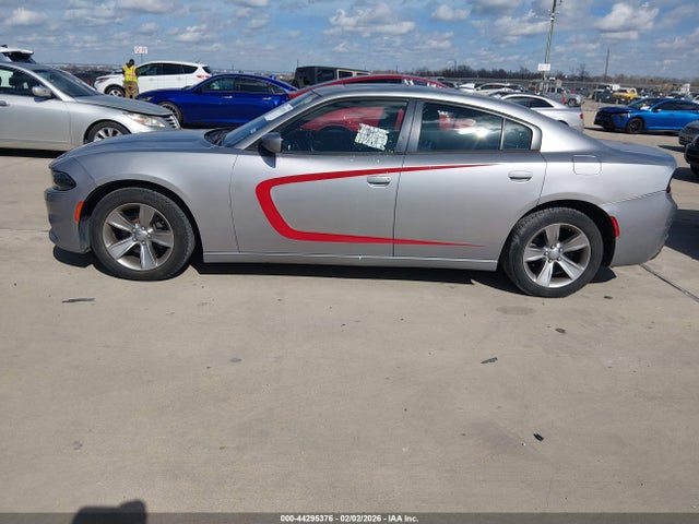 2C3CDXHGXFH824639 Dodge Charger Sxt