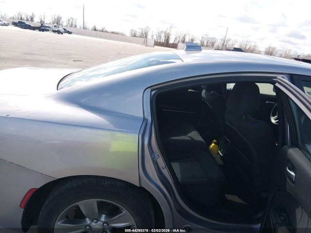 2C3CDXHGXFH824639 Dodge Charger Sxt