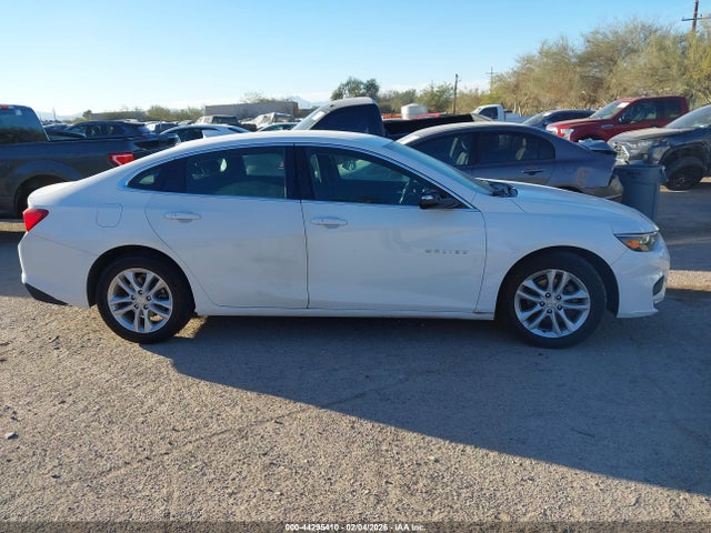 1G1ZD5ST1JF174683 Chevrolet MALIBU LT