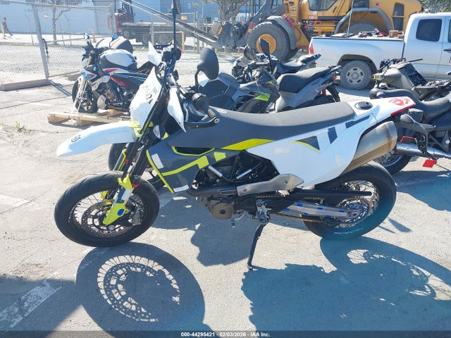Husqvarna Supermoto 701 2021 VBKUSV406MM710424 Image 13