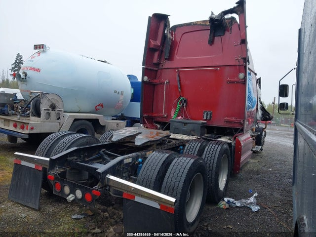 44295469 :رقم المزاد ، 5KJJBHDRXLLLU6391 vin ، 2020 Western Star 5700 Xe Set Back Axle W/sleeper مزاد بيع