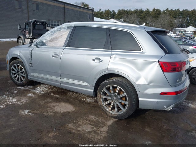 2018 AUDI Q7 WA1LAAF71JD041813 Photo 2