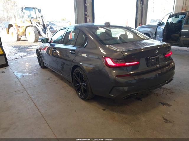 2022 BMW 3 SERIES 3MW5U9J09N8C42843 Photo 2