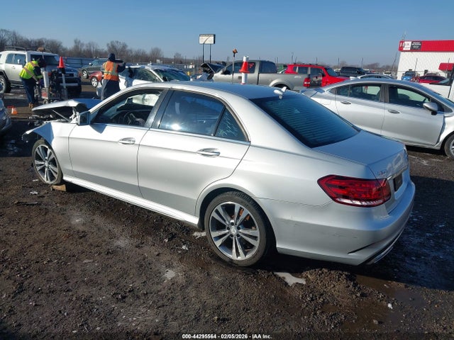 2016 MERCEDES-BENZ E 350 WDDHF5KB5GB269208 Photo 2