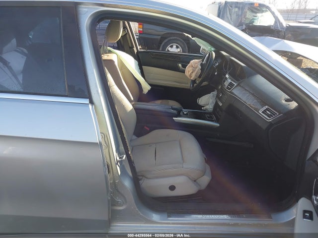 2016 MERCEDES-BENZ E 350 WDDHF5KB5GB269208 Photo 4