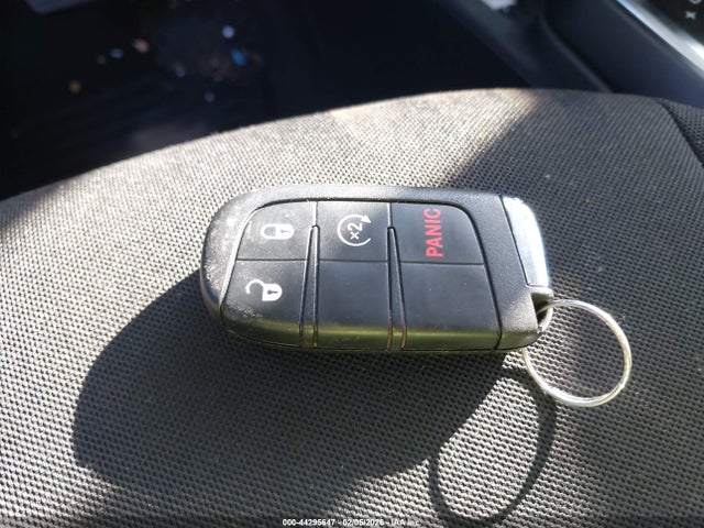 Продаж на аукціоні авто 2018 Jeep Renegade Latitude 4x4, vin: ZACCJBBB8JPJ15619, номер лоту: 44295647