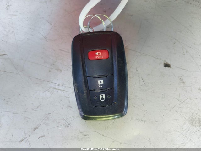 JTDKARFU4K3077685 Toyota Prius Le