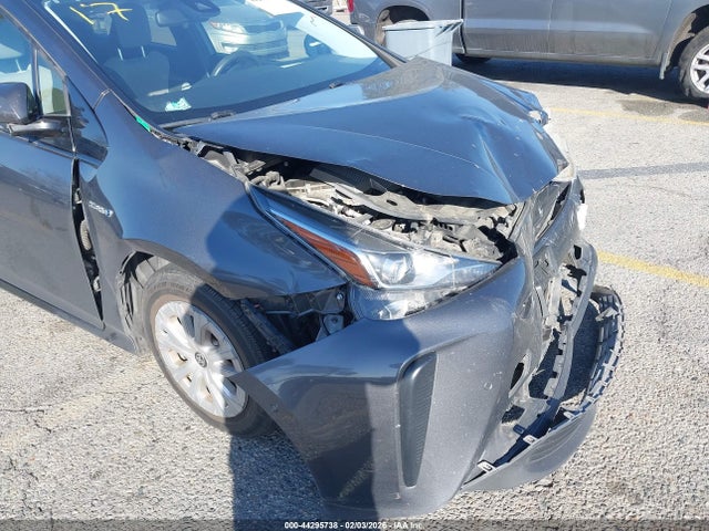 JTDKARFU4K3077685 Toyota Prius Le