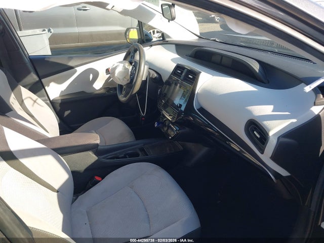 JTDKARFU4K3077685 Toyota Prius Le