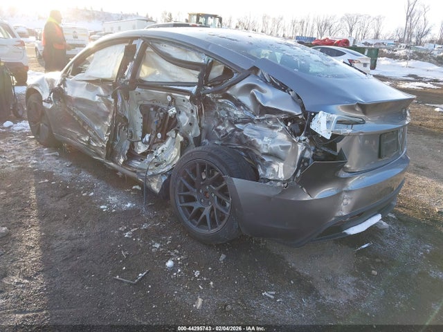 2025 TESLA MODEL 3 5YJ3E1EA9SF885101 Photo 2