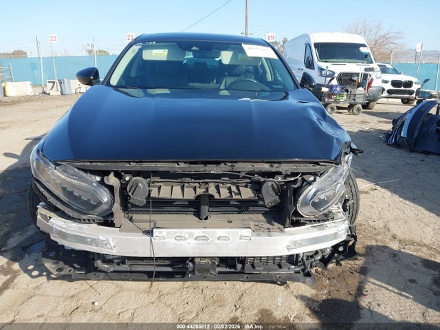 1HGCV3F96MA018882 Honda Accord Hybrid Touring