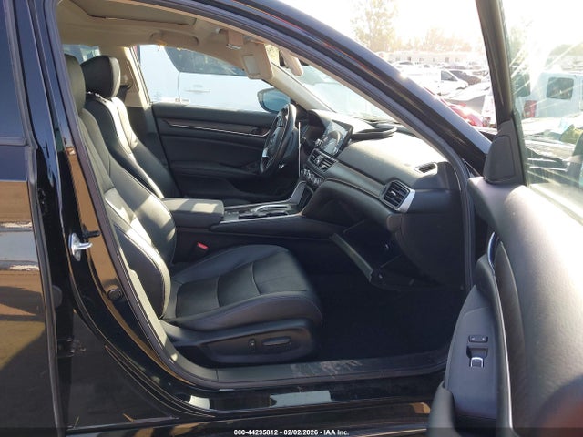1HGCV3F96MA018882 Honda Accord Hybrid Touring