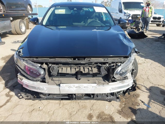 1HGCV3F96MA018882 Honda Accord Hybrid Touring