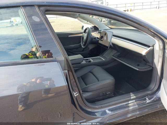 2021 TESLA MODEL 3 5YJ3E1EBXMF055643 Photo 4