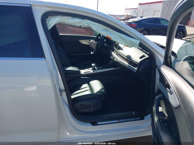 2017 AUDI A4 WAUENAF49HN020699 Photo 4