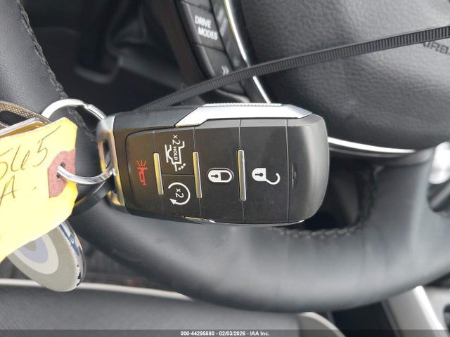 2025 RAM 1500 1C6SRFJP8SN524944 Photo 10