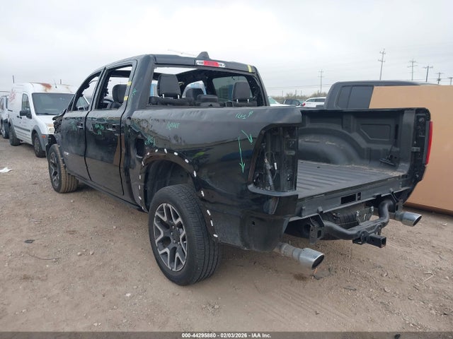 2025 RAM 1500 1C6SRFJP8SN524944 Photo 2