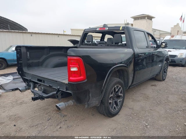 2025 RAM 1500 1C6SRFJP8SN524944 Photo 3