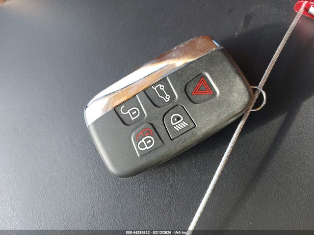 2011 JAGUAR XJ SAJWA2GB8BLV12778 Photo 10