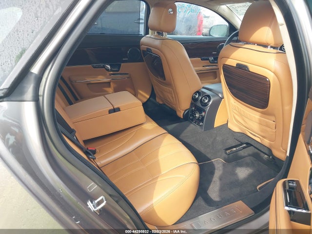 2011 JAGUAR XJ SAJWA2GB8BLV12778 Photo 7