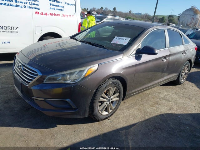 2016 HYUNDAI SONATA 5NPE24AF2GH265316 Photo 1