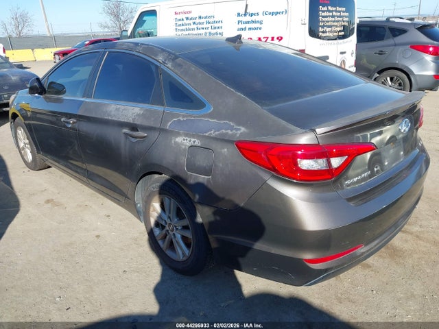 2016 HYUNDAI SONATA 5NPE24AF2GH265316 Photo 2