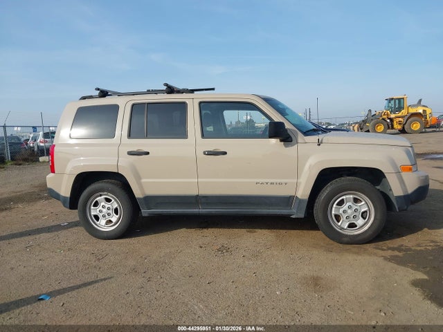 1C4NJRBB8HD194951 Jeep Patriot Sport 4x4