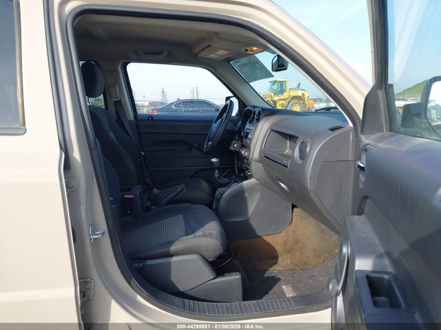 1C4NJRBB8HD194951 Jeep Patriot Sport 4x4