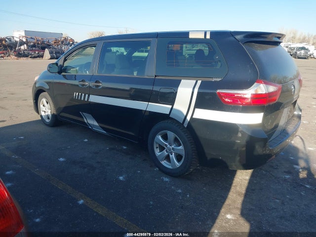5TDZK3DC3FS667559 Toyota Sienna L 7 Passenger
