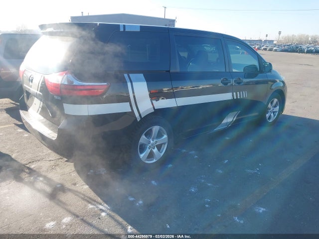 5TDZK3DC3FS667559 Toyota Sienna L 7 Passenger