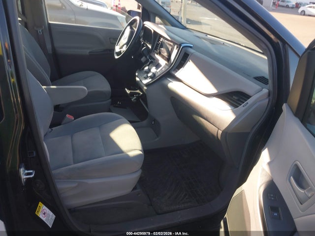 5TDZK3DC3FS667559 Toyota Sienna L 7 Passenger