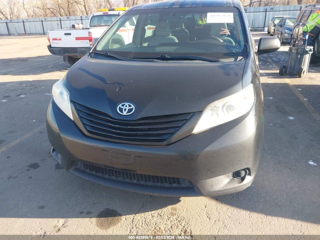 5TDZK3DC3FS667559 Toyota Sienna L 7 Passenger