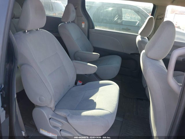 5TDZK3DC3FS667559 Toyota Sienna L 7 Passenger