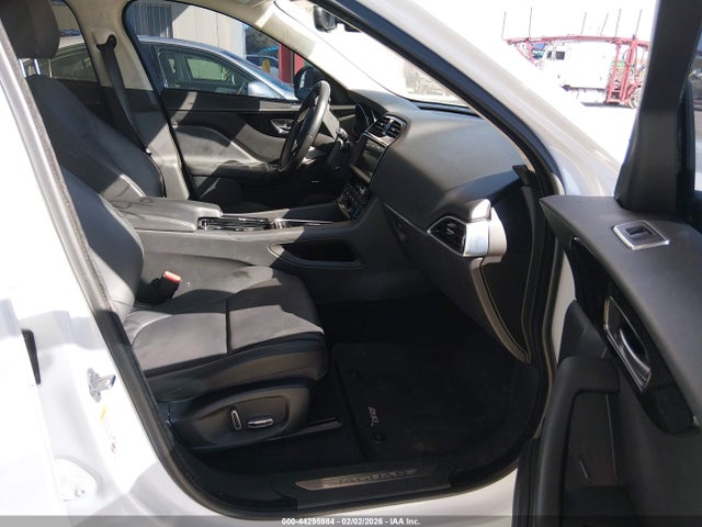 2019 JAGUAR F-PACE SADCJ2FN4KA391244 Photo 4