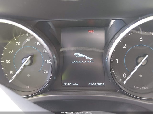 2019 JAGUAR F-PACE SADCJ2FN4KA391244 Photo 6