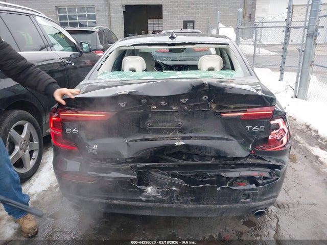 7JRA22TK9KG012778 Volvo S60 T6 Momentum