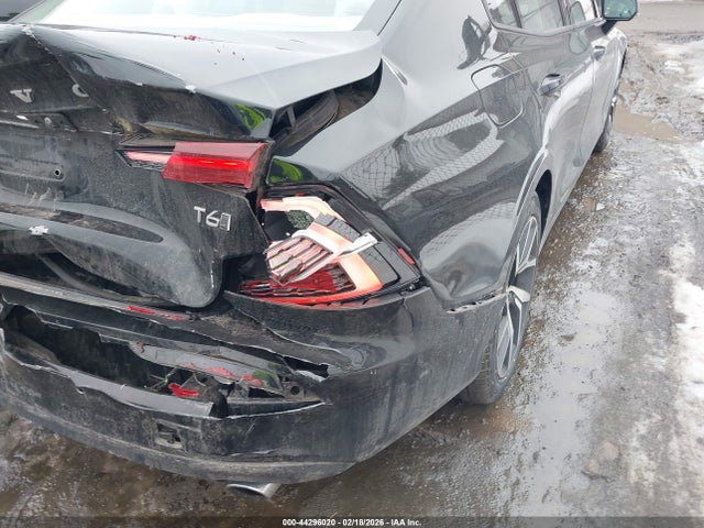 7JRA22TK9KG012778 Volvo S60 T6 Momentum