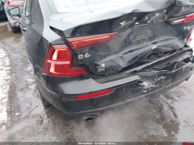 7JRA22TK9KG012778 Volvo S60 T6 Momentum