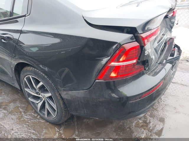 7JRA22TK9KG012778 Volvo S60 T6 Momentum