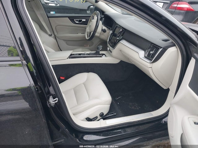 2019 VOLVO S60 7JRA22TK9KG012778 Photo 4