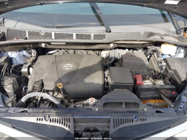 Toyota Sienna Le 8 Passenger 2018 5TDKZ3DC2JS917041 Image 10