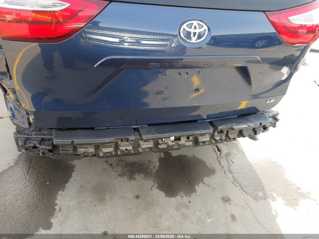 Toyota Sienna Le 8 Passenger 2018 5TDKZ3DC2JS917041 Image 6