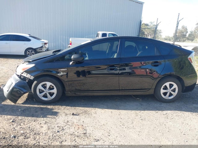 Toyota Prius Two 2015 JTDKN3DU1F0475822 Image 15