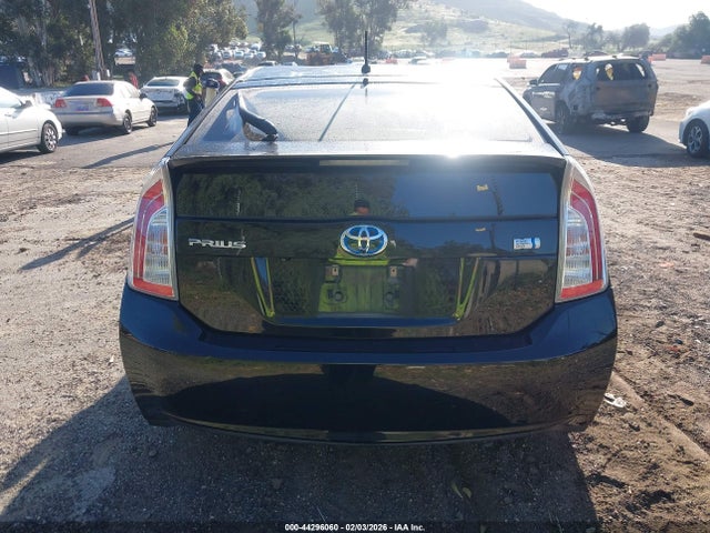 Toyota Prius Two 2015 JTDKN3DU1F0475822 Image 17
